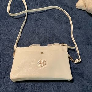 3pocket Tory Burch white crossbody.